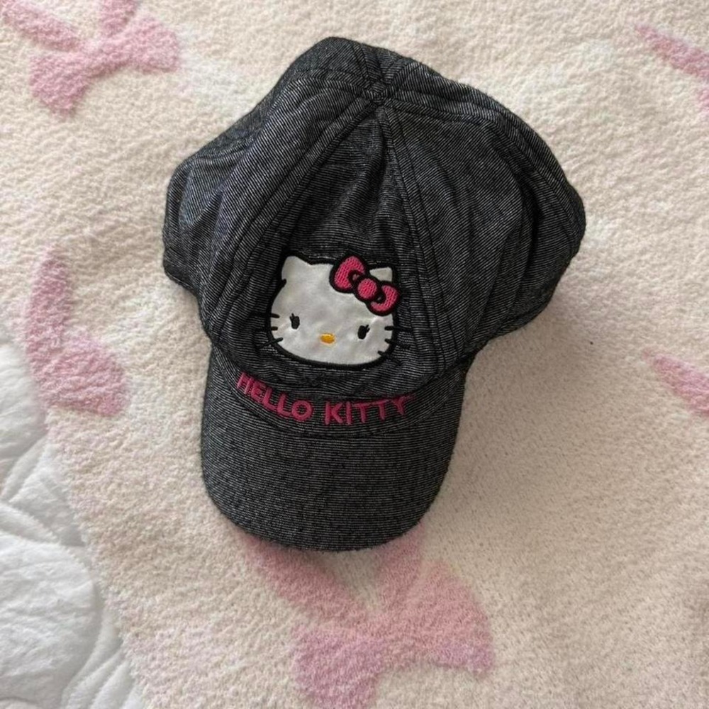 glittery hello kitty hat